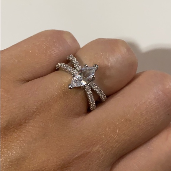 925 Sterling Silver Marquise Cut Sapphire Ring - Picture 4 of 7